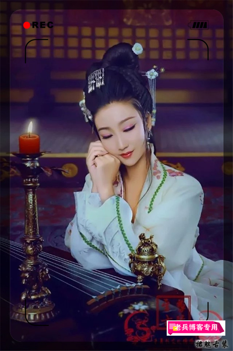 DƬ