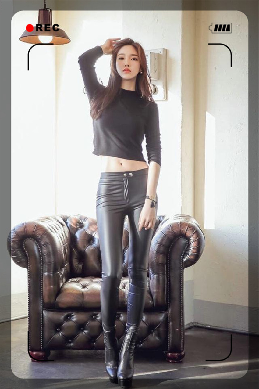 DƬ