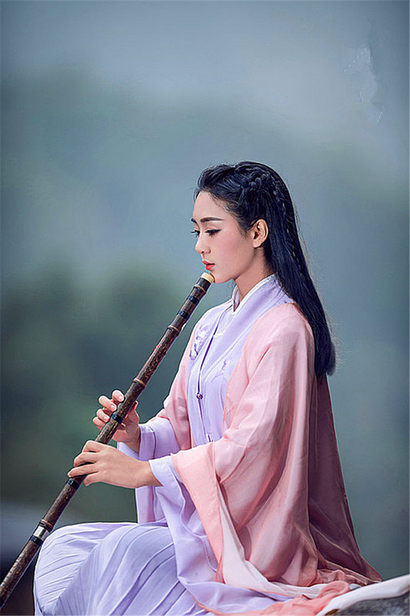 DƬ