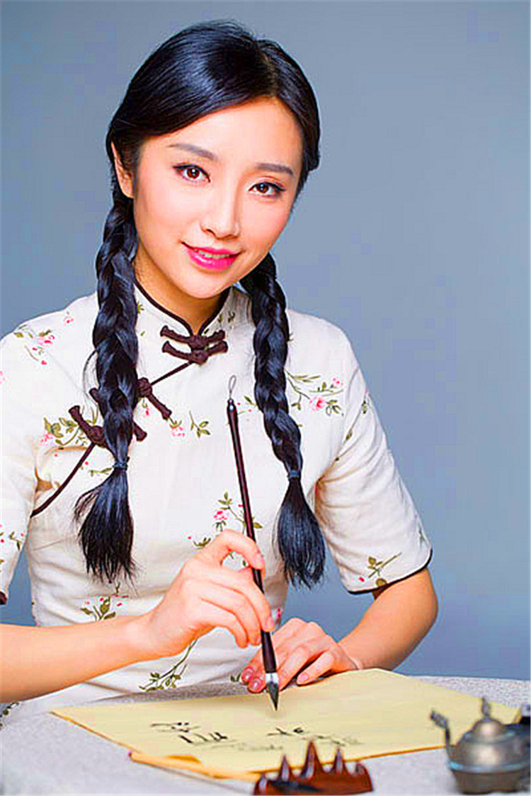 DƬ