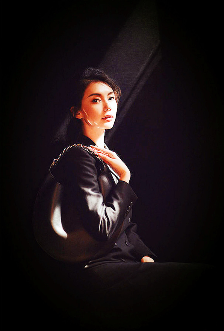 DƬ